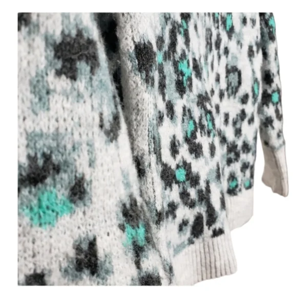 LOFT Leopard Print V-Neck Sweater - Size: XS - Picture 5 of 9